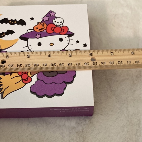 Hello Kitty Halloween Witch Tabletop or Wall Hanging Sign - Picture 5 of 7